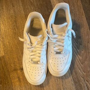 Nike White Women's Low-Top Sneakers